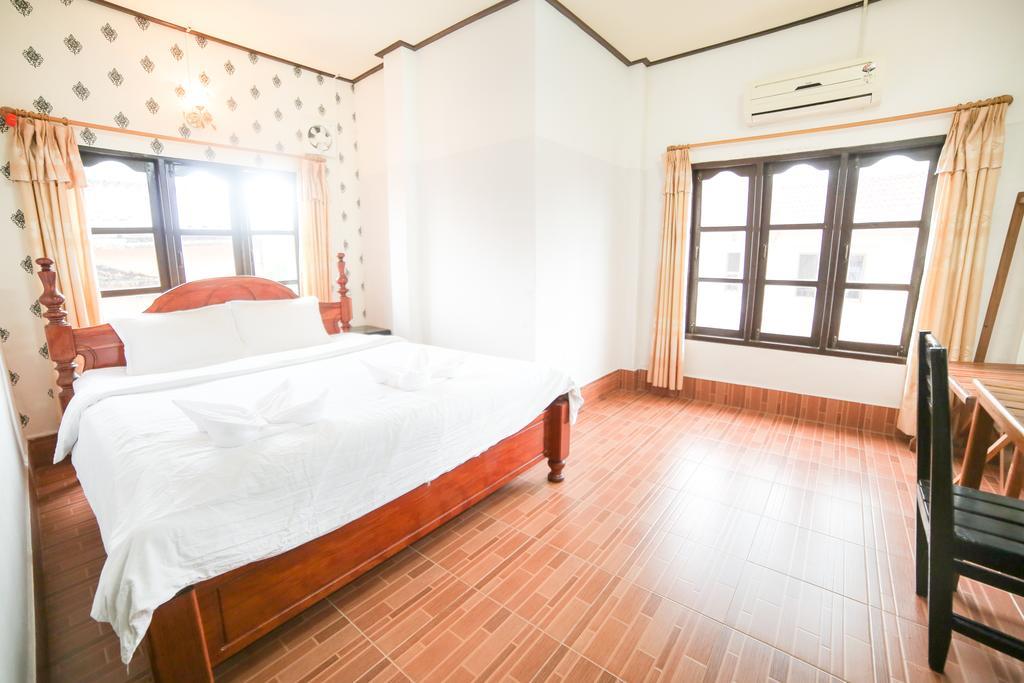 Maylay Guesthouse Vang Vieng Exterior photo